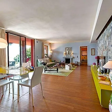 Paola's 4*