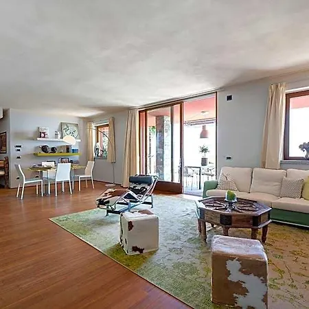 Paola's 4*
